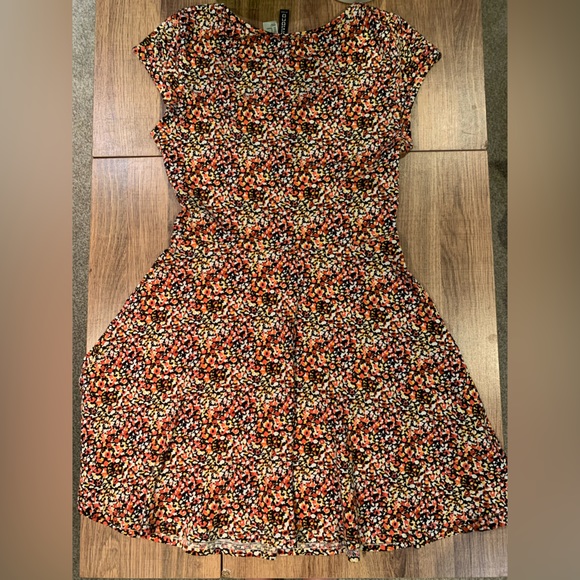 Dress - Picture 2 of 3